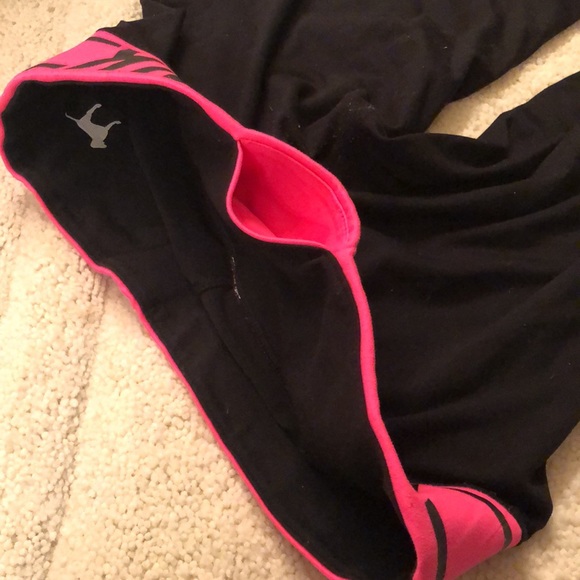 Pink Victoria Secrets slim fit yoga pants with barbiecore pink stretch waist - Picture 8 of 16